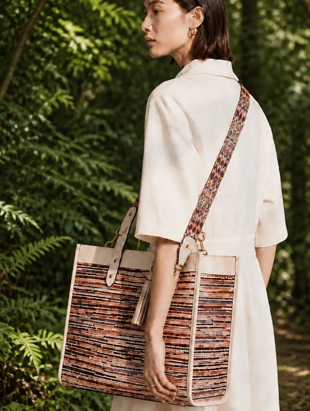 XL COACH RARE/HTF UPWOVEN LEATHER FIELD TOTE 40